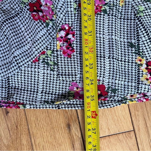 Monteau Gray and White Flutter Sleeve V-Neck Sundress - Picture 7 of 12